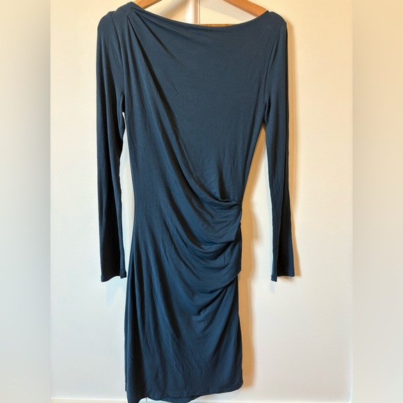 Elegant Blue Long-Sleeve Dress - Picture 5 of 5